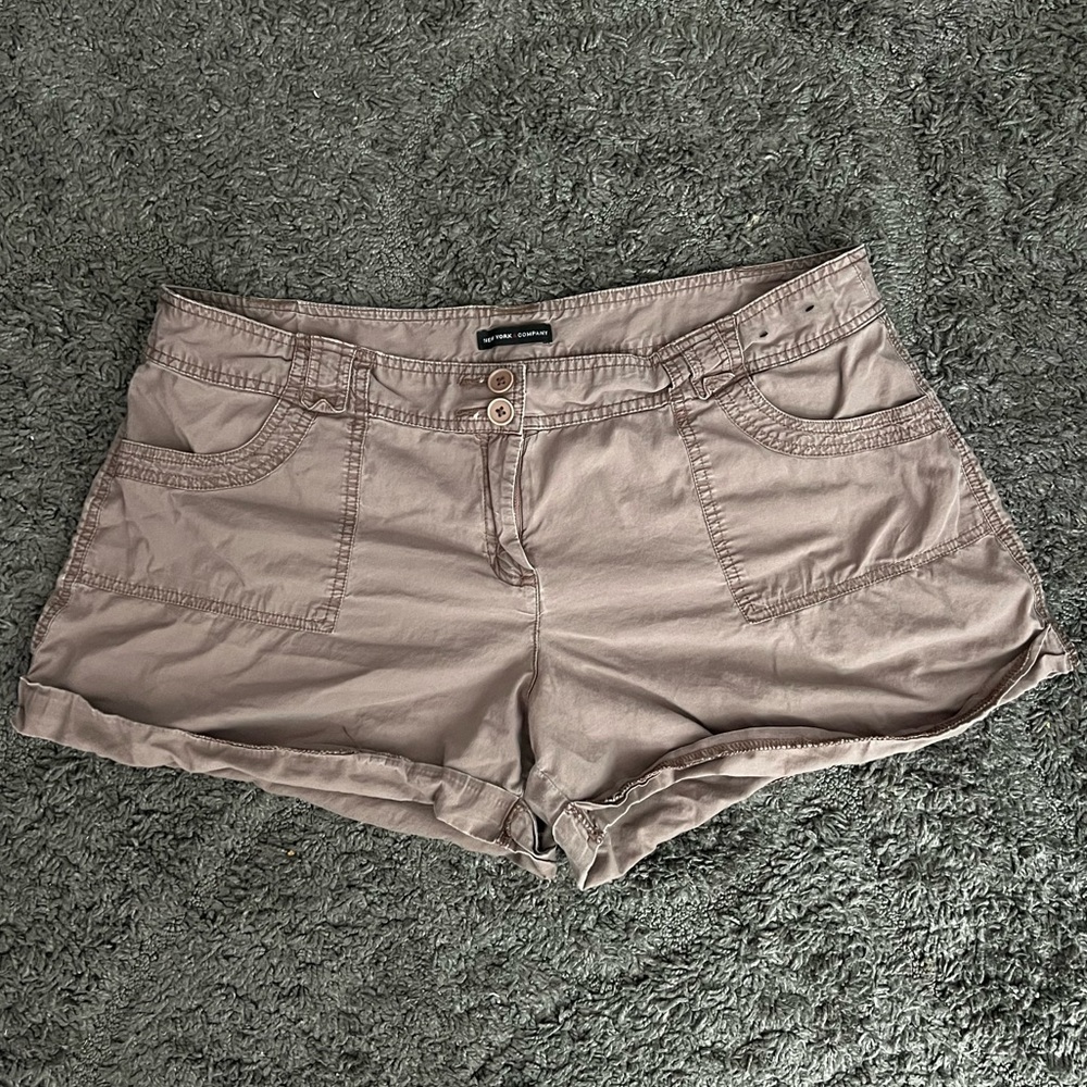 New York & Company Brown 3 inch Seam Shorts Size 16